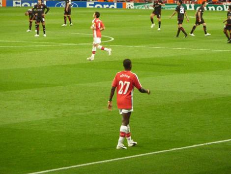 Eboue a jobb szélen Eboue a jobb szélen